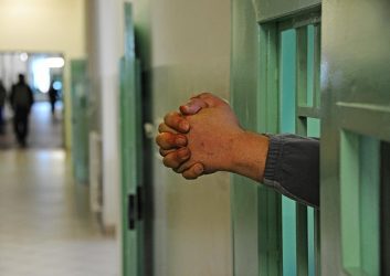 La Consulta: in carcere ci sia diritto all’affettività. Antigone: «Ora troviamo gli spazi»