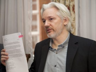 Assange: caso in sospeso, rinviata la sentenza sull’estradizione