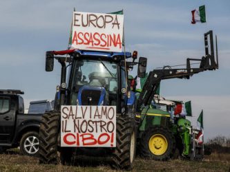 Agricoltura in rivolta, i trattori verso l’Ariston. Ma il palco resta in forse