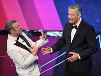 Sanremo, stasera si chiude con Fiorello, Bolle e Cinquetti. L’amarezza di Geolier