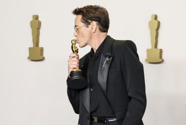 Oscar 2024: trionfo Oppenheimer, Povere Creature! regala la statuetta a Emma Stone