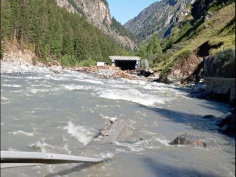 Valle d’Aosta, Cogne isolata per un mese. Santanchè: «Elicotteri per i turisti»