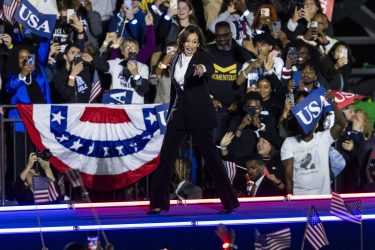 “Io voto Kamala”: da Beyoncé a Bill Gates, ecco chi sostiene la candidata dem