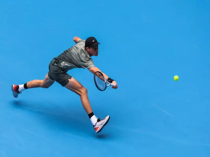 Tennis: Sinner batte De Minaur, esordio vincente a Torino