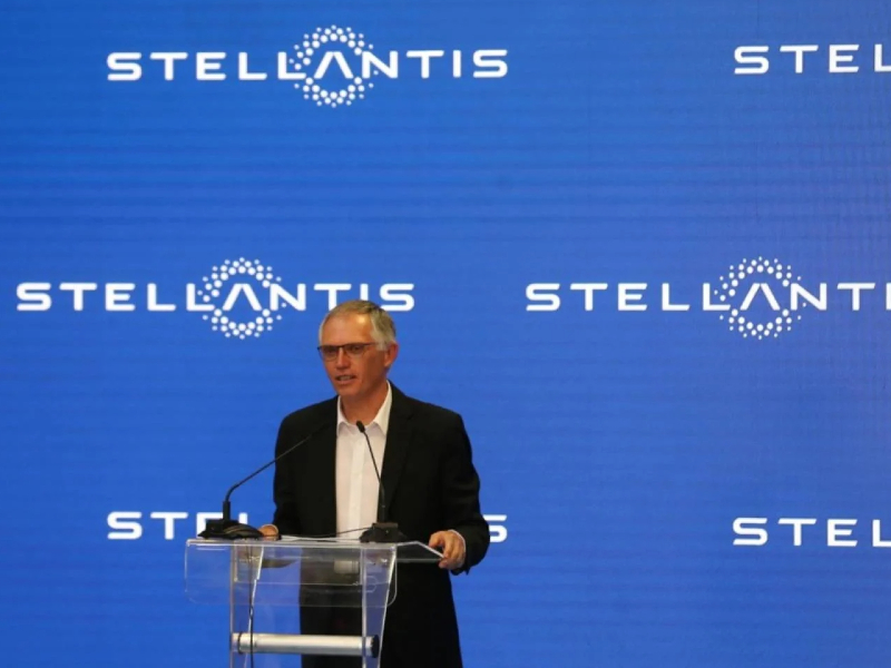 Terremoto Stellantis, l’Ad Carlos Tavares ha dato le dimissioni