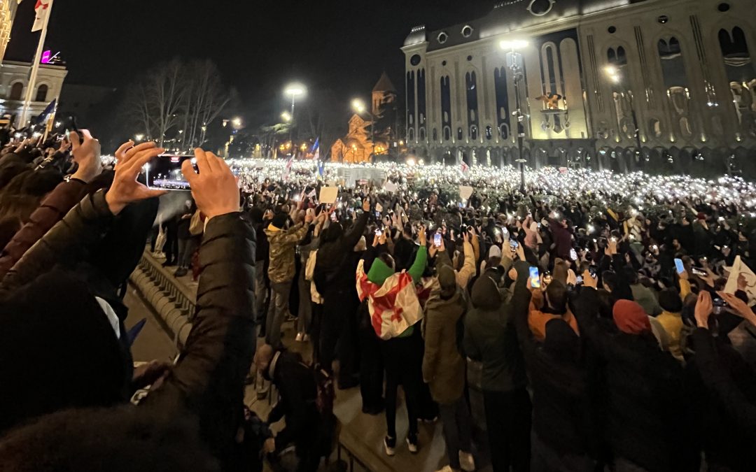 Rivolta in Georgia contro i filo-russi di Sogno georgiano: arrestato il leader delle proteste