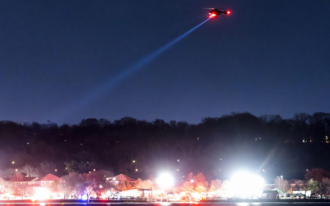 Washington, aereo di linea si schianta contro elicottero militare: nessun sopravvissuto