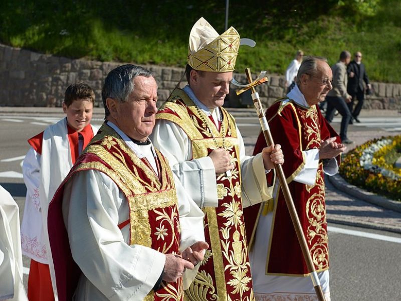 Chiesa cattolica: vescovo di Bolzano, “67 abusi accertati nella diocesi altoatesina”