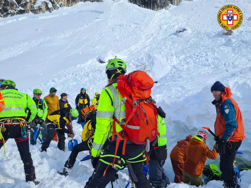 Valanga a Cortina: morti due scialpinisti, per due ore sepolti sotto tre metri di neve