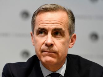 Mark Carney alla guida dei liberali canadesi, plebiscito alle primarie: chi è il successore di Trudeau