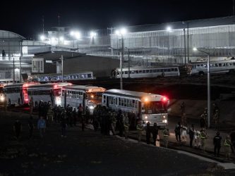 Trump deporta centinaia di venezuelani: nuovo scontro con la giustizia Usa. In ballo una legge del ‘700