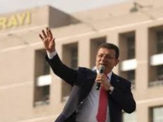 Arrestato il sindaco di Istanbul: in migliaia in piazza contro Erdogan