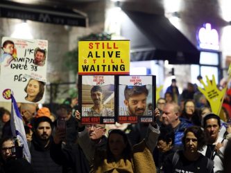 Attentato ad Haifa e attacchi nella Striscia: a rischio la fase due della tregua