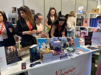 Da Vannacci ai romanzi rosa: il Salone del libro accoglie il self-publishing