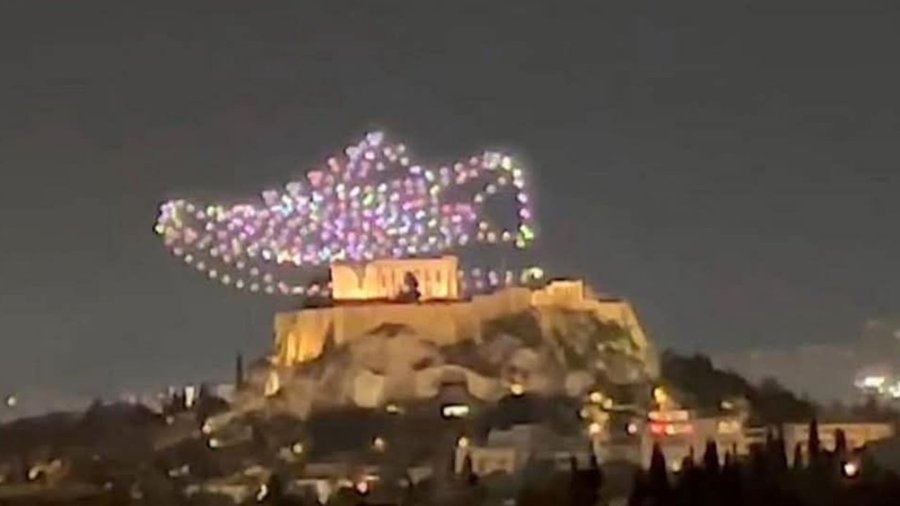 L’acropoli “calpestata” nella pubblicità di Adidas: il governo greco avvia un’azione legale