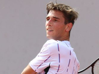 Capolavoro Gigante, elimina Tsitsipas e vola al terzo turno del Roland Garros