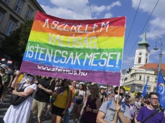 Pride, l’opposizione ungherese contro gli eurodeputati in visita: «Noi penalizzati dalla sinistra occidentale»