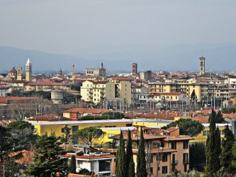 La sindaca di Prato indagata per corruzione: «Favori in cambio di voti e denaro»