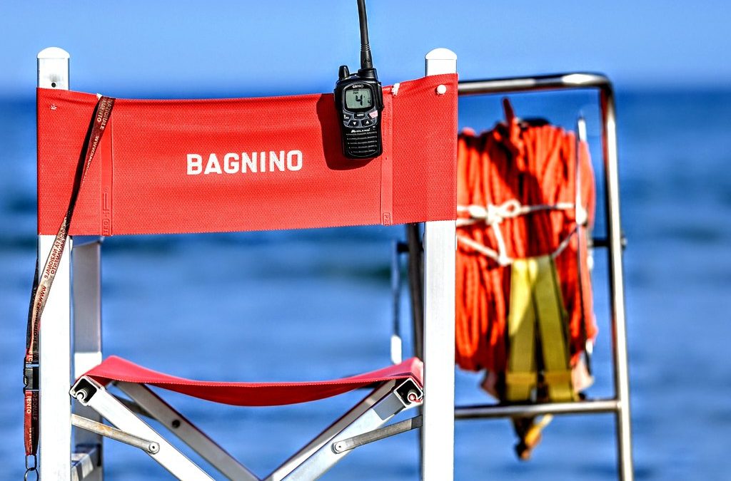 Lido degli Estensi, 16enne annega mentre tenta di salvare una coppia