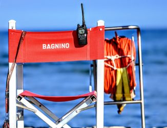 Lido degli Estensi, 16enne annega mentre tenta di salvare una coppia