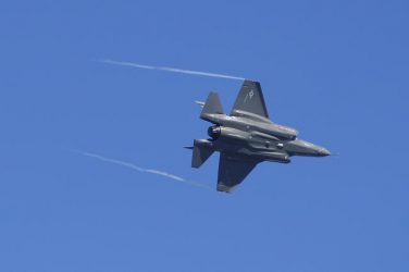 Gli Usa vogliono entrare in guerra? Dall’aragosta all’aereo dell’apocalisse, i segnali