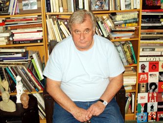 Addio a Edmund White, pioniere della letteratura queer