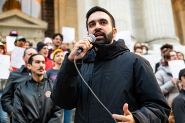 Zohran Mamdani: il volto nuovo della politica progressista della “Grande Mela”