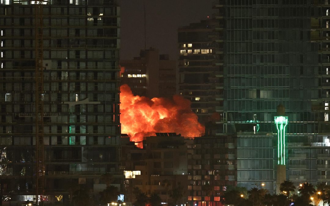 L’attacco di Israele all’Iran: colpito il sito nucleare di Natanz, droni di Teheran vicino alla residenza di Netanyahu