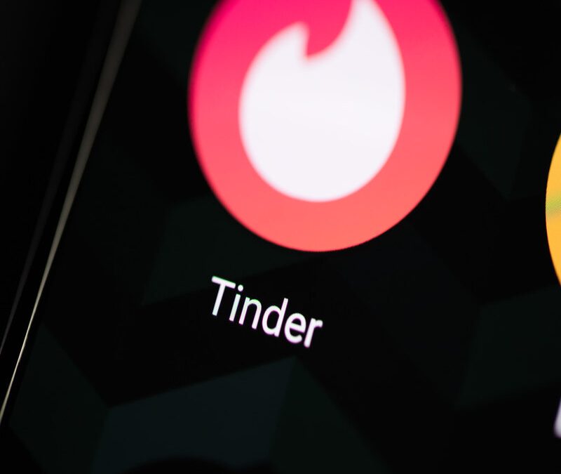 Licenziamenti e ricavi in perdita, la crisi delle app di dating: è colpa della Gen Z?