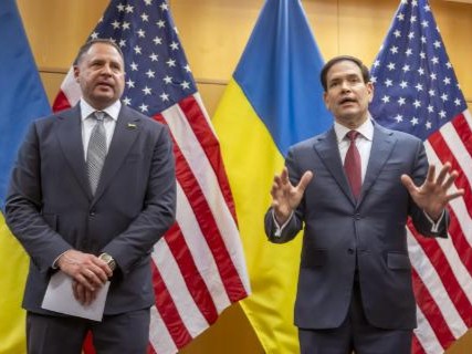 Ucraina appesa ai “28 punti”: le differenze tra i due piani sul tavolo