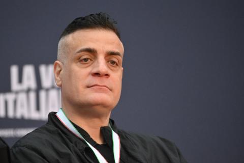 Lo YouTuber Cicalone aggredito da borseggiatori in metro a Roma: «Infami veri»