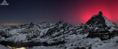Tempesta geomagnetica colpisce la Terra: lo spettacolo dell’Aurora boreale sulle Alpi