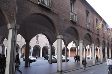 L’università di Bologna non attiva il corso per l’Esercito: il governo si schiera contro l’ateneo