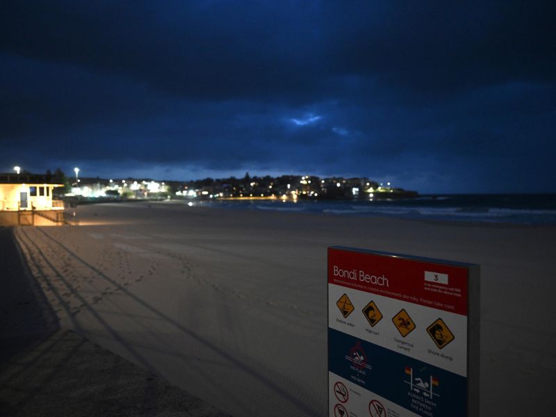 Attentato alla festa ebraica di Hannukah sulla spiaggia di Sydney: 15 morti e almeno 40 feriti