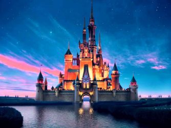 Disney investe un miliardo in OpenAI e cede tutti i suoi personaggi per i video creati con l’AI
