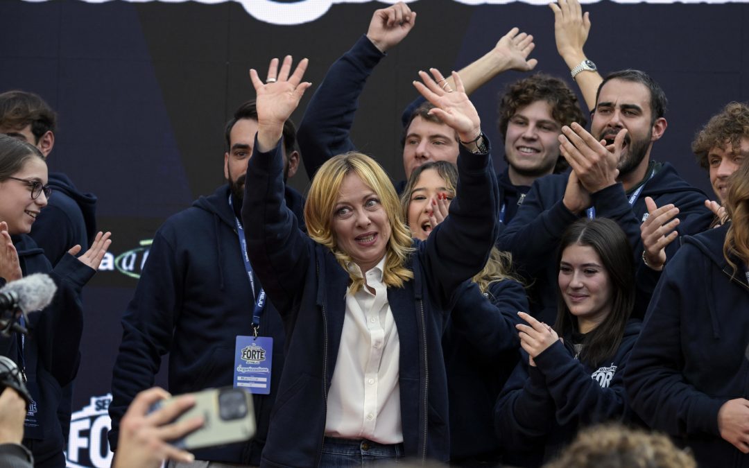 Meloni chiude Atreju e guarda alle elezioni: «Campo largo unito da noi». Comizio contro Cgil, sinistra e giudici