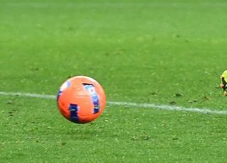 Polemica sul pallone arancione introdotto in Serie A: i daltonici non lo vedono