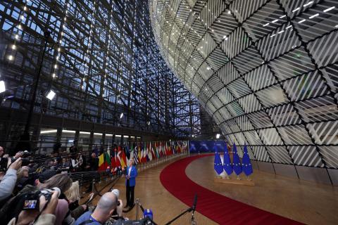 Consiglio europeo: leader chiusi in “conclave” per decidere su asset russi e Mercosur