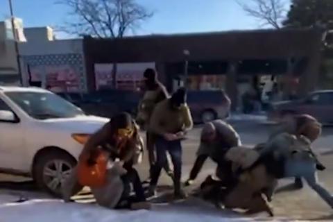 Usa, sospesi i due agenti che hanno sparato ad Alex Pretti. La tensione resta alle stelle