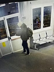 Capotreno ucciso a Bologna: il presunto killer non doveva trovarsi in Italia