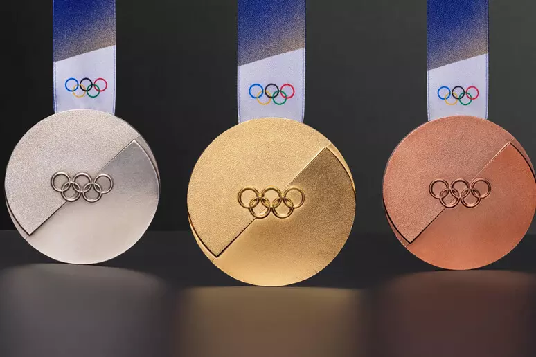 Sci, snowboard, curling: le carte da medaglia olimpica per l’Italia, da Franzoni a Fontana
