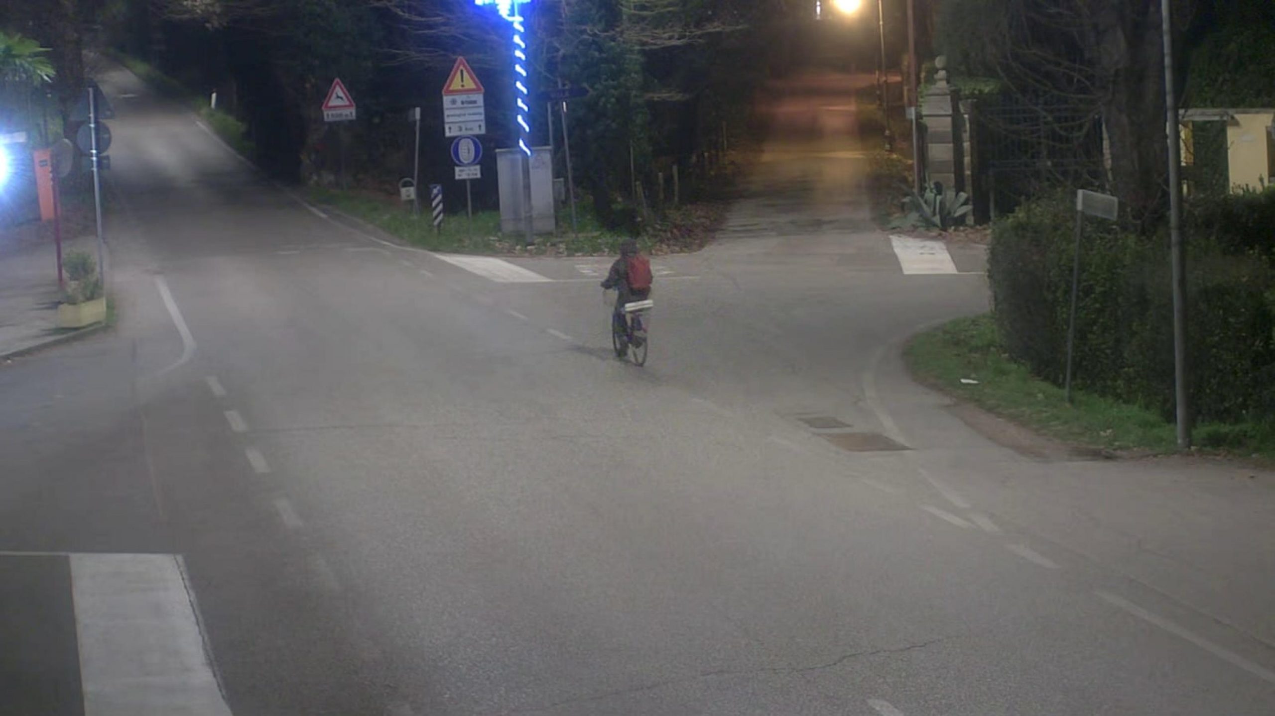 Una nuova testimonianza, le immagini di videosorveglianza: continuano le ricerche della ragazza scomparsa sui Colli Euganei